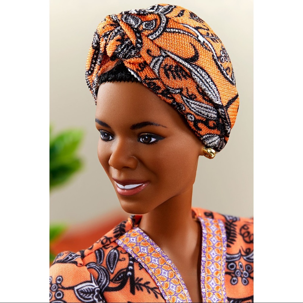 Dr. Maya Angelou Barbie Inspiring Women Doll - Picture 6 of 9
